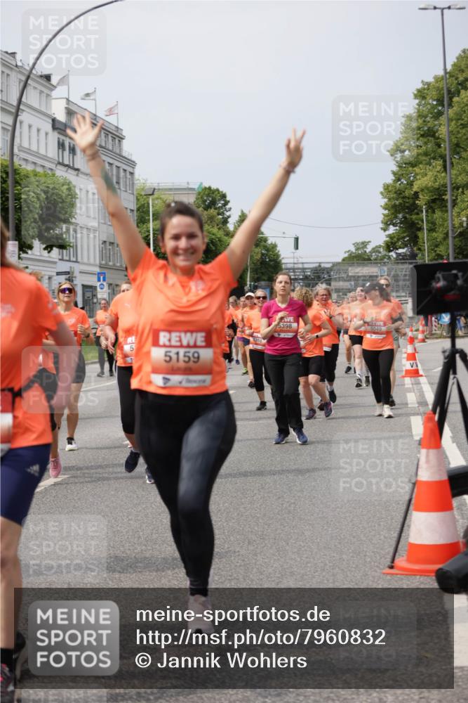 15.06.2025 - REWE Women's Run Jannik Wohlers http://msf.ph/oto/7960832 15.06.2025 09:45:53 Laufen 5159 meine-sportfotos.de