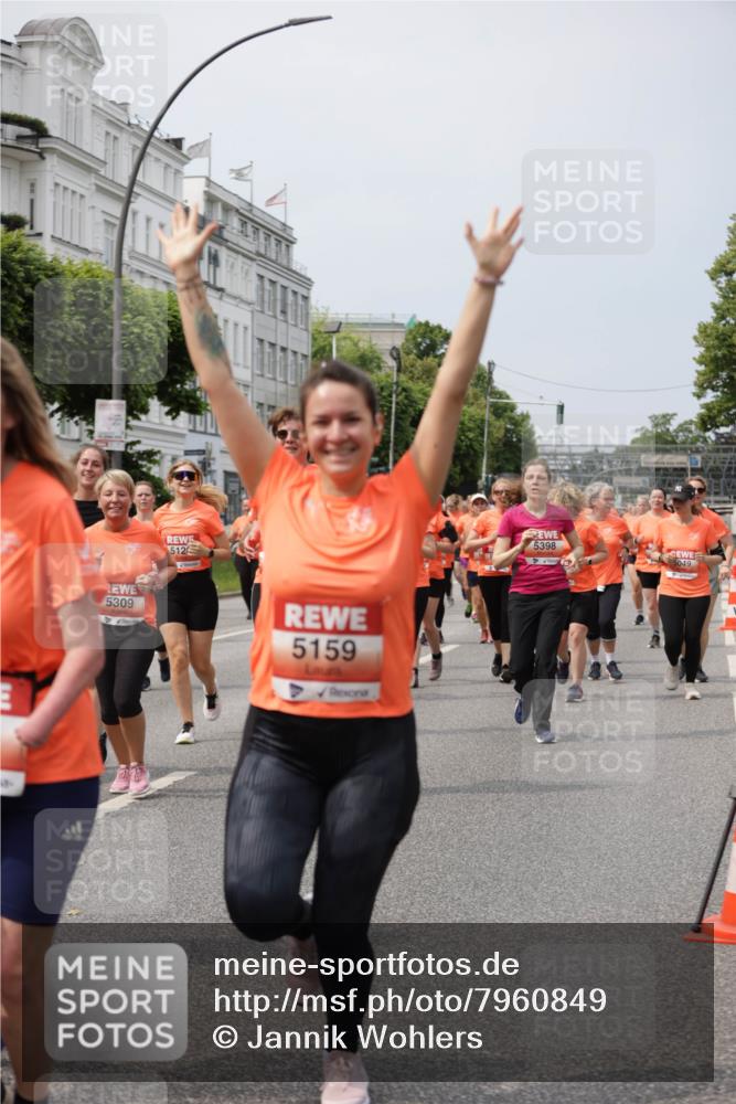 15.06.2025 - REWE Women's Run Jannik Wohlers http://msf.ph/oto/7960849 15.06.2025 09:45:53 Laufen 4, 5309, 512, 5159, 5398, 5049 meine-sportfotos.de