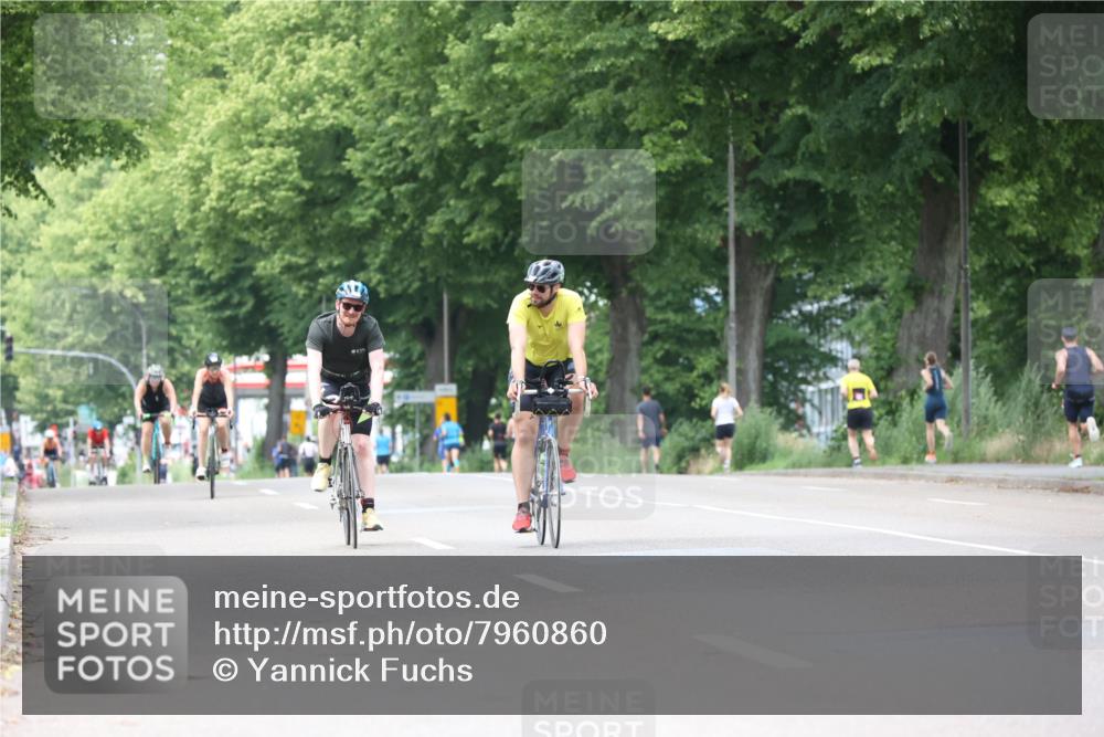 15.06.2025 - 7 Türme Triathlon Yannick Fuchs http://msf.ph/oto/7960860 15.06.2025 13:49:05 Radfahren 230, 304, 307, 706, 756, 761 meine-sportfotos.de
