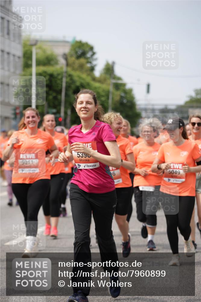 15.06.2025 - REWE Women's Run Jannik Wohlers http://msf.ph/oto/7960899 15.06.2025 09:45:55 Laufen 5011, 5390, 5049 meine-sportfotos.de