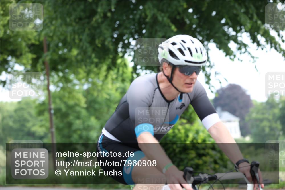 15.06.2025 - 7 Türme Triathlon Yannick Fuchs http://msf.ph/oto/7960908 15.06.2025 09:57:19 Radfahren 16, 17, 18, 19, 20 meine-sportfotos.de