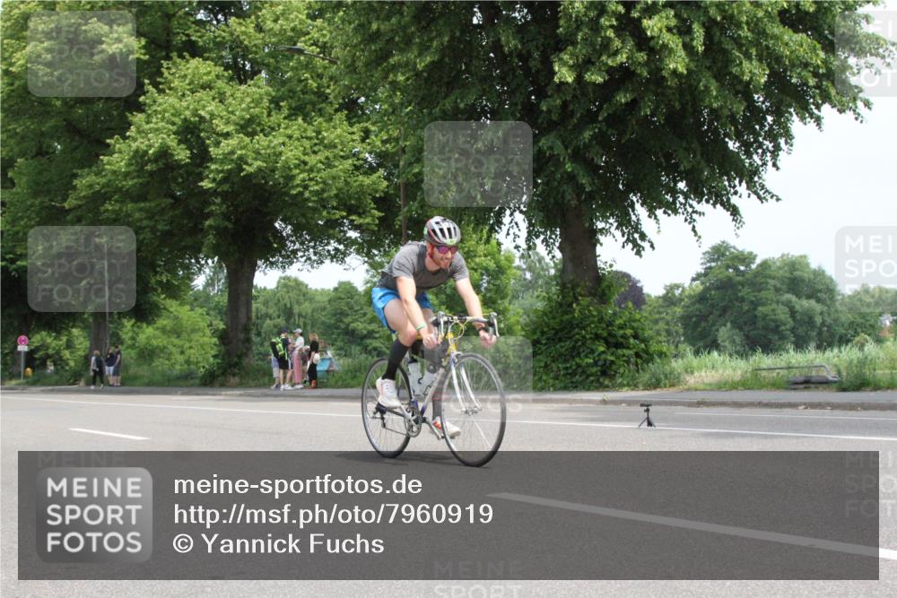15.06.2025 - 7 Türme Triathlon Yannick Fuchs http://msf.ph/oto/7960919 15.06.2025 12:07:09 Radfahren  meine-sportfotos.de