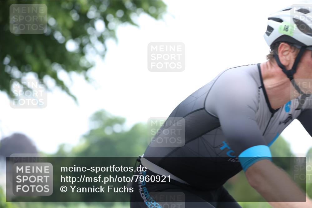 15.06.2025 - 7 Türme Triathlon Yannick Fuchs http://msf.ph/oto/7960921 15.06.2025 09:57:19 Radfahren 16, 17, 18, 19, 20 meine-sportfotos.de
