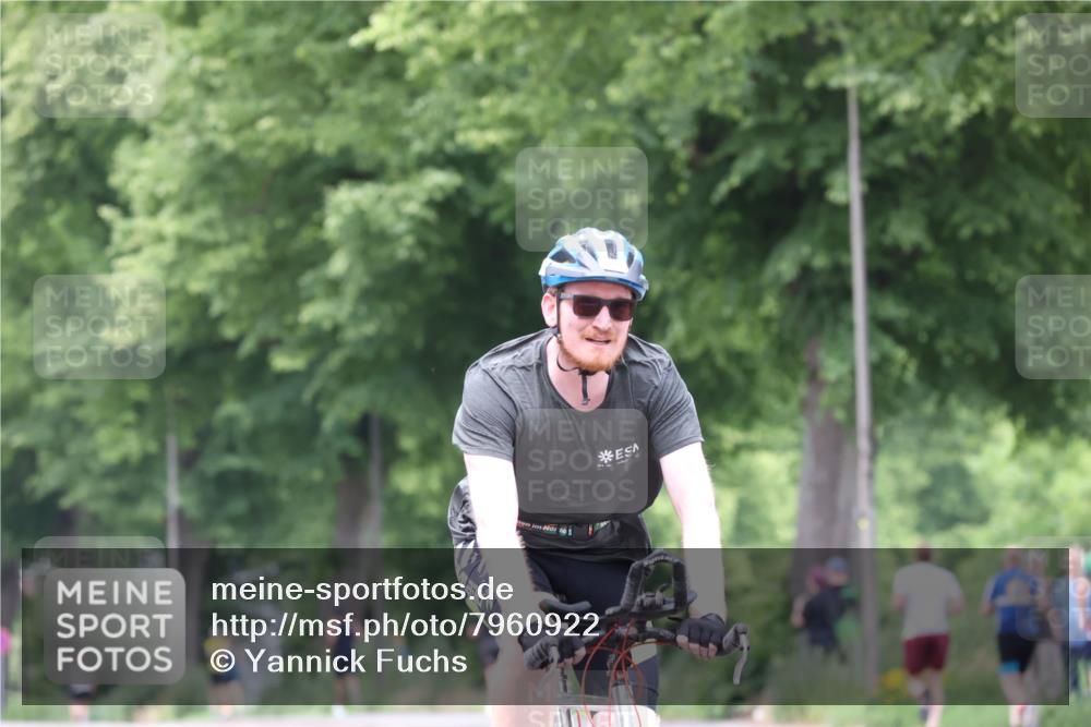 15.06.2025 - 7 Türme Triathlon Yannick Fuchs http://msf.ph/oto/7960922 15.06.2025 13:49:08 Radfahren 304, 307, 706, 756 meine-sportfotos.de