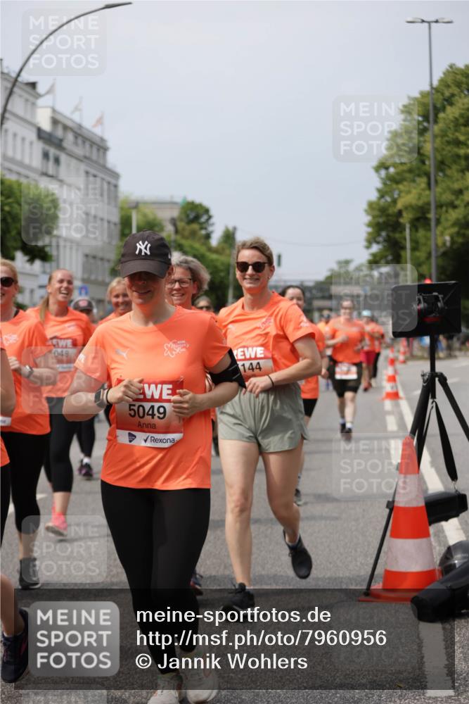 15.06.2025 - REWE Women's Run Jannik Wohlers http://msf.ph/oto/7960956 15.06.2025 09:45:58 Laufen 048, 5049, 144 meine-sportfotos.de