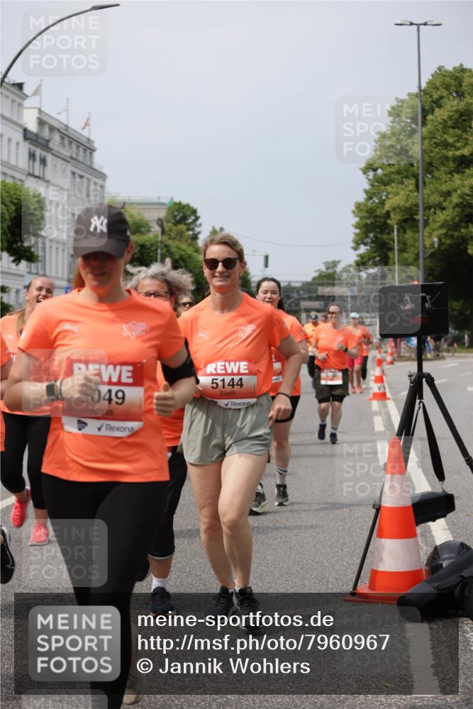 15.06.2025 - REWE Women's Run Jannik Wohlers http://msf.ph/oto/7960967 15.06.2025 09:45:58 Laufen 049, 5144 meine-sportfotos.de