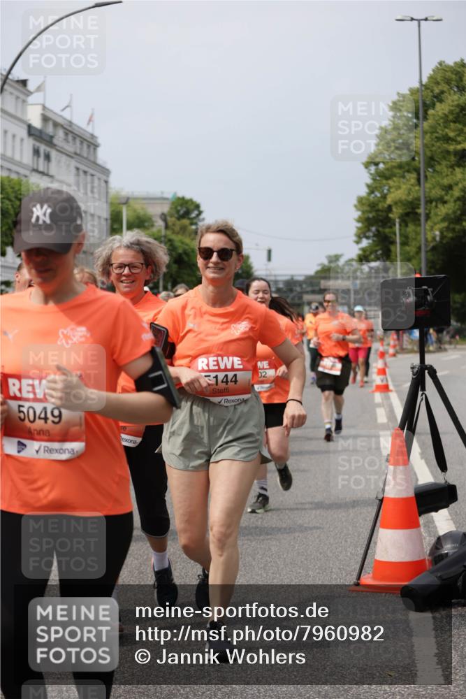 15.06.2025 - REWE Women's Run Jannik Wohlers http://msf.ph/oto/7960982 15.06.2025 09:45:59 Laufen 5049, 144, 02 meine-sportfotos.de