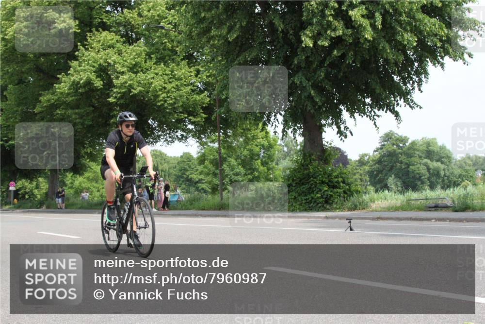 15.06.2025 - 7 Türme Triathlon Yannick Fuchs http://msf.ph/oto/7960987 15.06.2025 12:07:56 Radfahren  meine-sportfotos.de