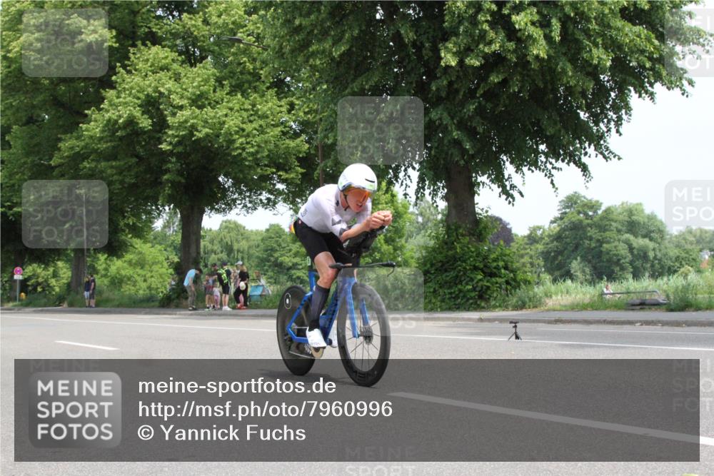 15.06.2025 - 7 Türme Triathlon Yannick Fuchs http://msf.ph/oto/7960996 15.06.2025 12:08:07 Radfahren  meine-sportfotos.de