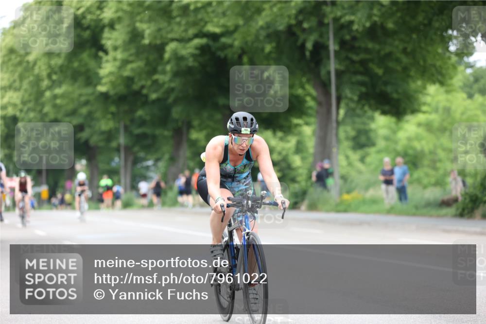 15.06.2025 - 7 Türme Triathlon Yannick Fuchs http://msf.ph/oto/7961022 15.06.2025 13:49:25 Radfahren 547, 847, 994 meine-sportfotos.de