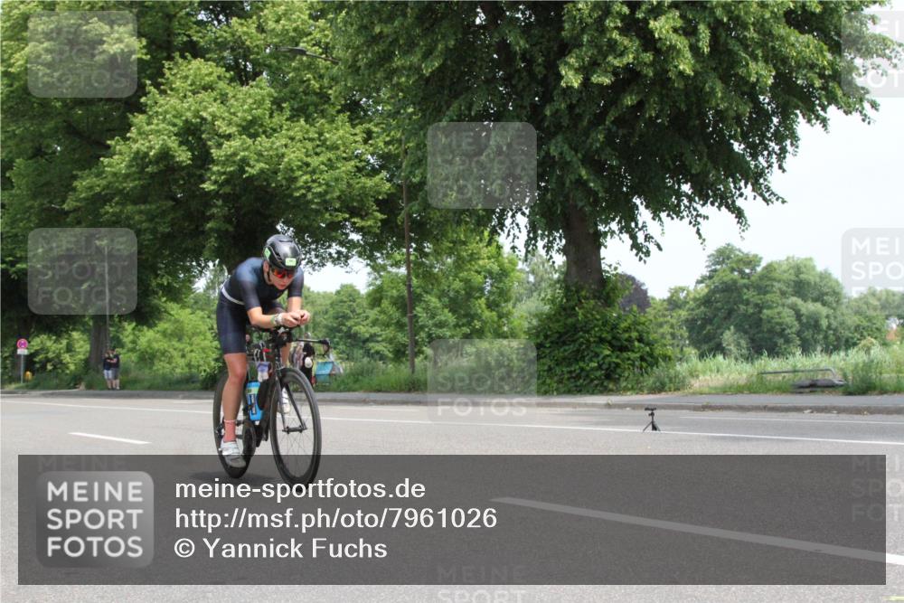 15.06.2025 - 7 Türme Triathlon Yannick Fuchs http://msf.ph/oto/7961026 15.06.2025 12:08:11 Radfahren  meine-sportfotos.de