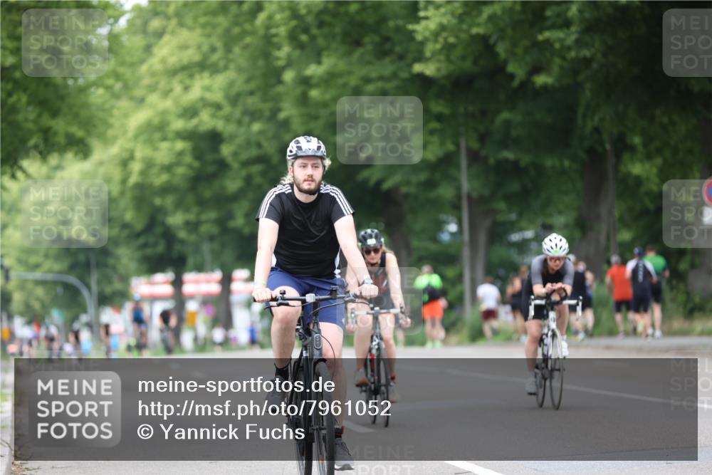 15.06.2025 - 7 Türme Triathlon Yannick Fuchs http://msf.ph/oto/7961052 15.06.2025 13:49:27 Radfahren 547, 847, 994 meine-sportfotos.de