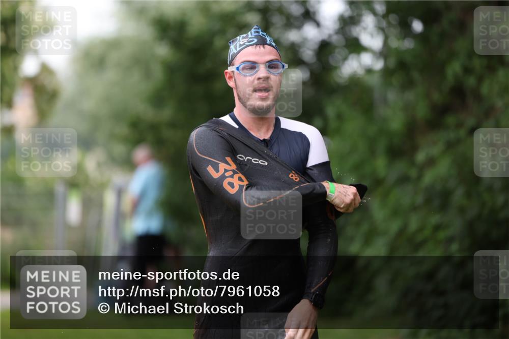 15.06.2025 - 7 Türme Triathlon Michael Strokosch http://msf.ph/oto/7961058 15.06.2025 12:12:39 Schwimmen 363, 412, 443, 489, 551, 605 meine-sportfotos.de
