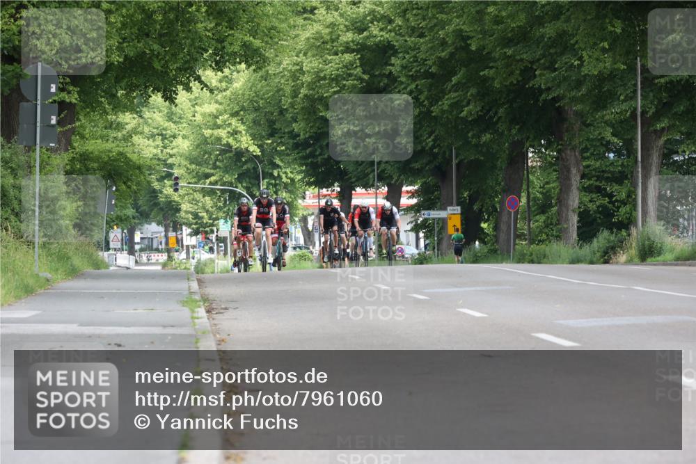 15.06.2025 - 7 Türme Triathlon Yannick Fuchs http://msf.ph/oto/7961060 15.06.2025 10:01:00 Radfahren 22, 24, 25, 80 meine-sportfotos.de