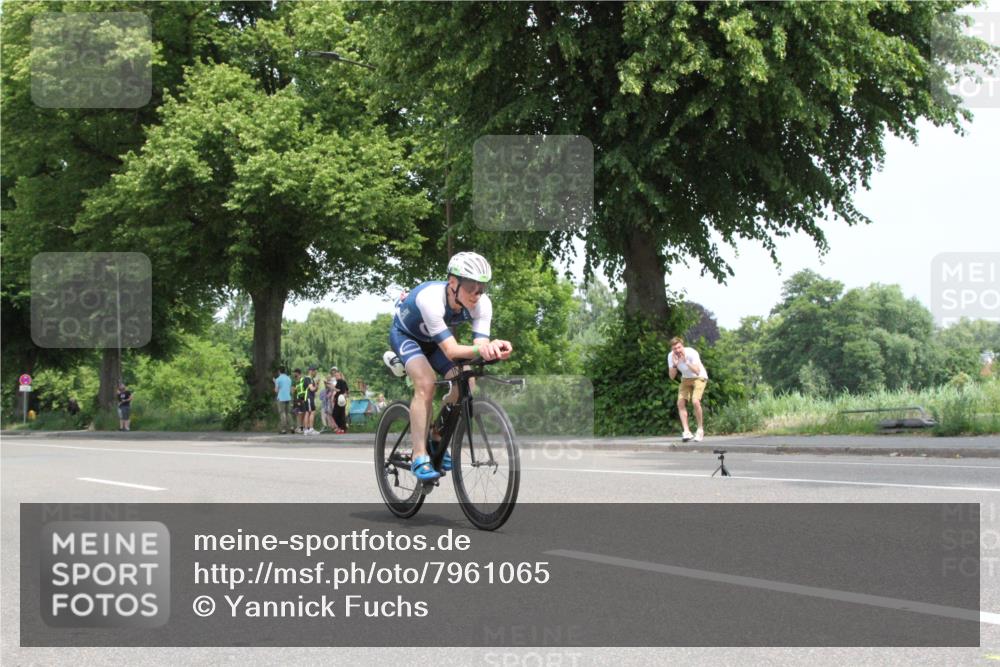 15.06.2025 - 7 Türme Triathlon Yannick Fuchs http://msf.ph/oto/7961065 15.06.2025 12:08:48 Radfahren  meine-sportfotos.de