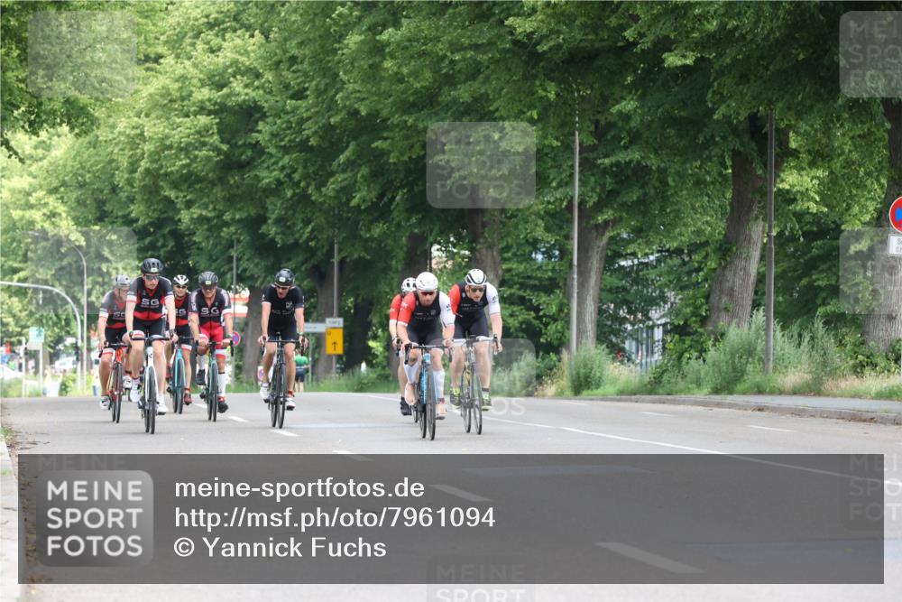 15.06.2025 - 7 Türme Triathlon Yannick Fuchs http://msf.ph/oto/7961094 15.06.2025 10:01:03 Radfahren 22, 24, 25, 77, 78, 80 meine-sportfotos.de