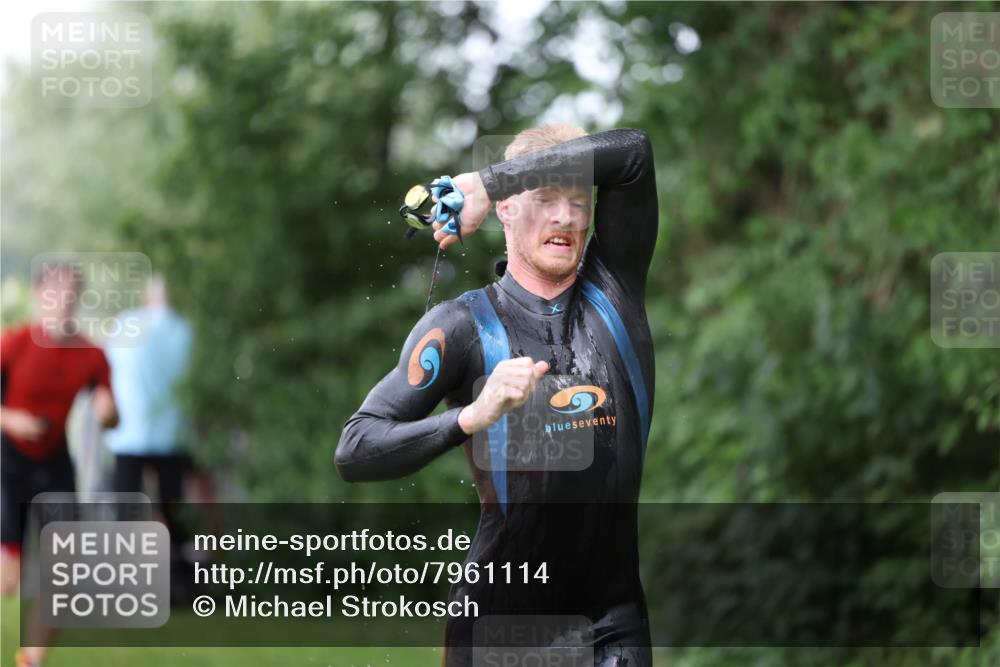 15.06.2025 - 7 Türme Triathlon Michael Strokosch http://msf.ph/oto/7961114 15.06.2025 12:12:51 Schwimmen 363, 453, 551, 561, 605 meine-sportfotos.de