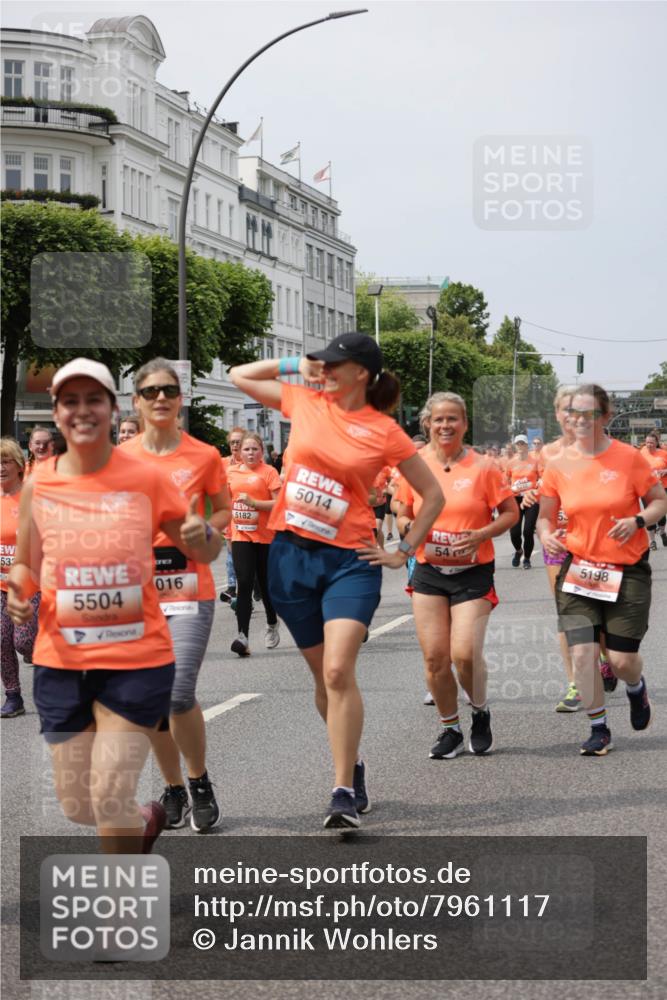 15.06.2025 - REWE Women's Run Jannik Wohlers http://msf.ph/oto/7961117 15.06.2025 09:46:02 Laufen 533, 5504, 016, 5182, 5014, 54, 5198 meine-sportfotos.de