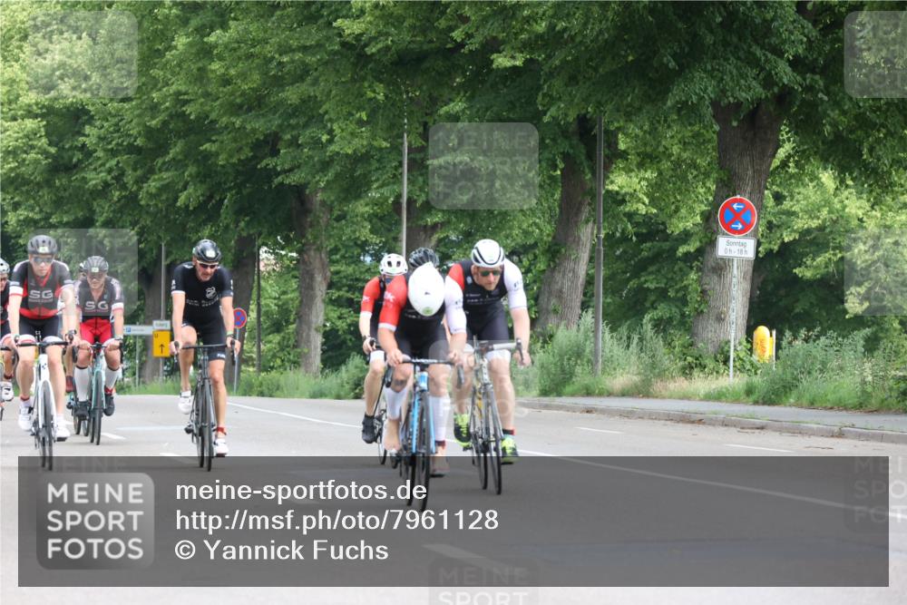 15.06.2025 - 7 Türme Triathlon Yannick Fuchs http://msf.ph/oto/7961128 15.06.2025 10:01:04 Radfahren 22, 24, 25, 77, 78, 80 meine-sportfotos.de