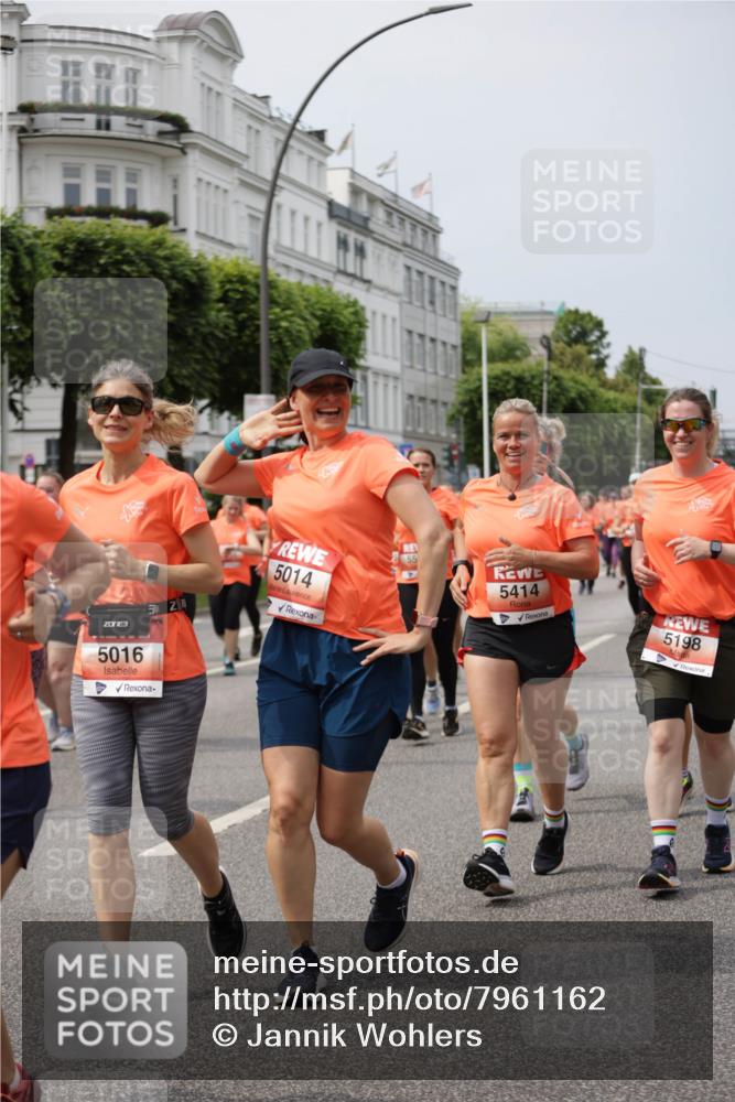 15.06.2025 - REWE Women's Run Jannik Wohlers http://msf.ph/oto/7961162 15.06.2025 09:46:02 Laufen 5014, 55, 3, 927, 5016, 5414, 5198 meine-sportfotos.de