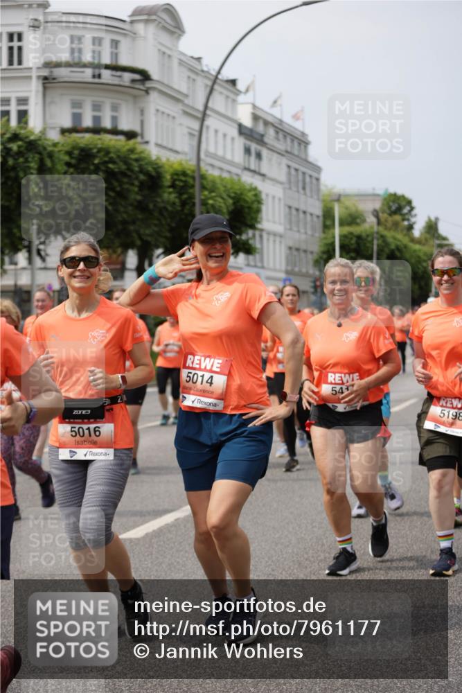 15.06.2025 - REWE Women's Run Jannik Wohlers http://msf.ph/oto/7961177 15.06.2025 09:46:02 Laufen 3, 2, 5014, 54, 5016, 5198 meine-sportfotos.de