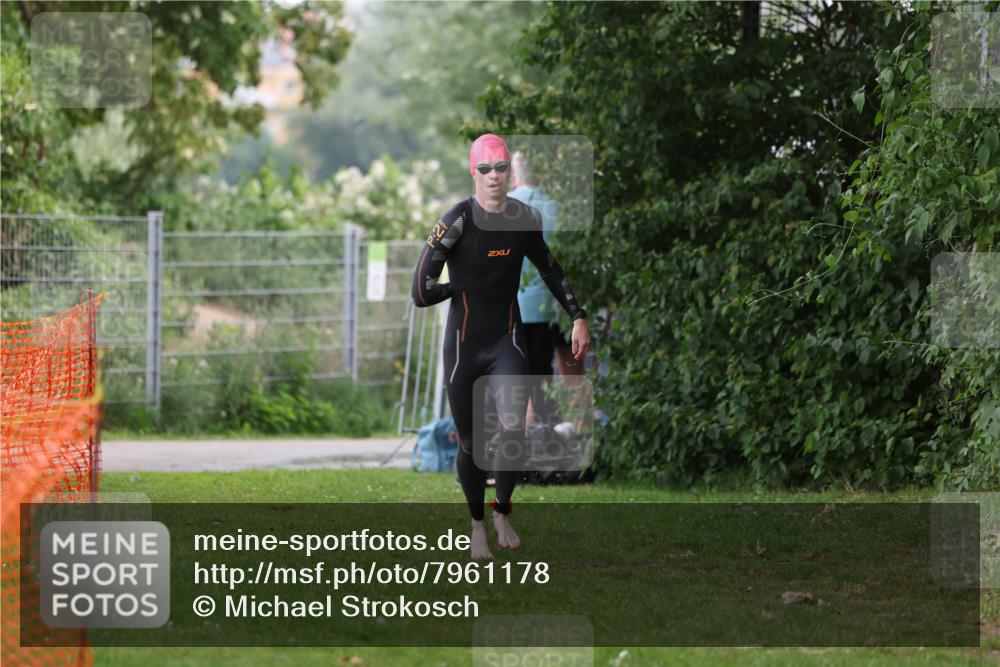 15.06.2025 - 7 Türme Triathlon Michael Strokosch http://msf.ph/oto/7961178 15.06.2025 12:12:56 Schwimmen 363, 453, 459, 551, 561, 605 meine-sportfotos.de