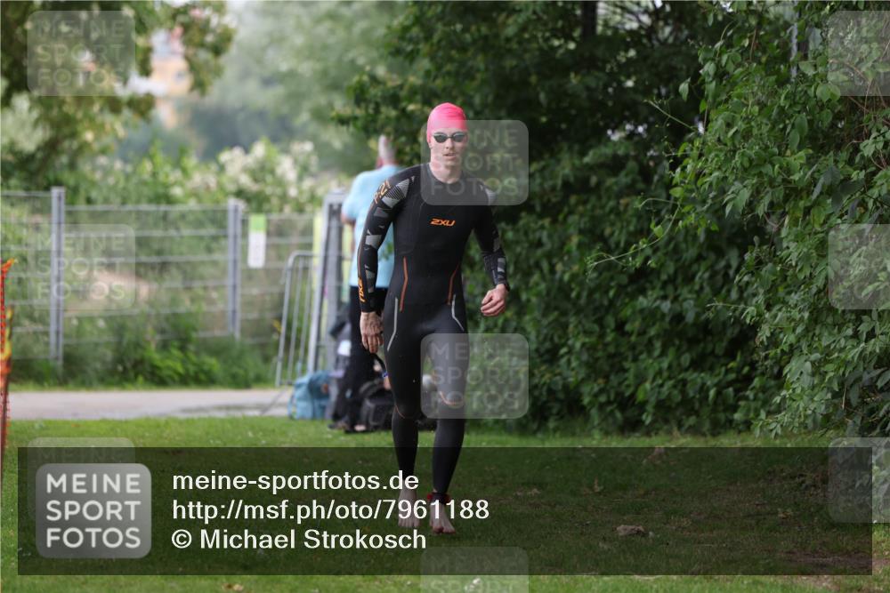 15.06.2025 - 7 Türme Triathlon Michael Strokosch http://msf.ph/oto/7961188 15.06.2025 12:12:57 Schwimmen 363, 453, 459, 551, 561, 605 meine-sportfotos.de