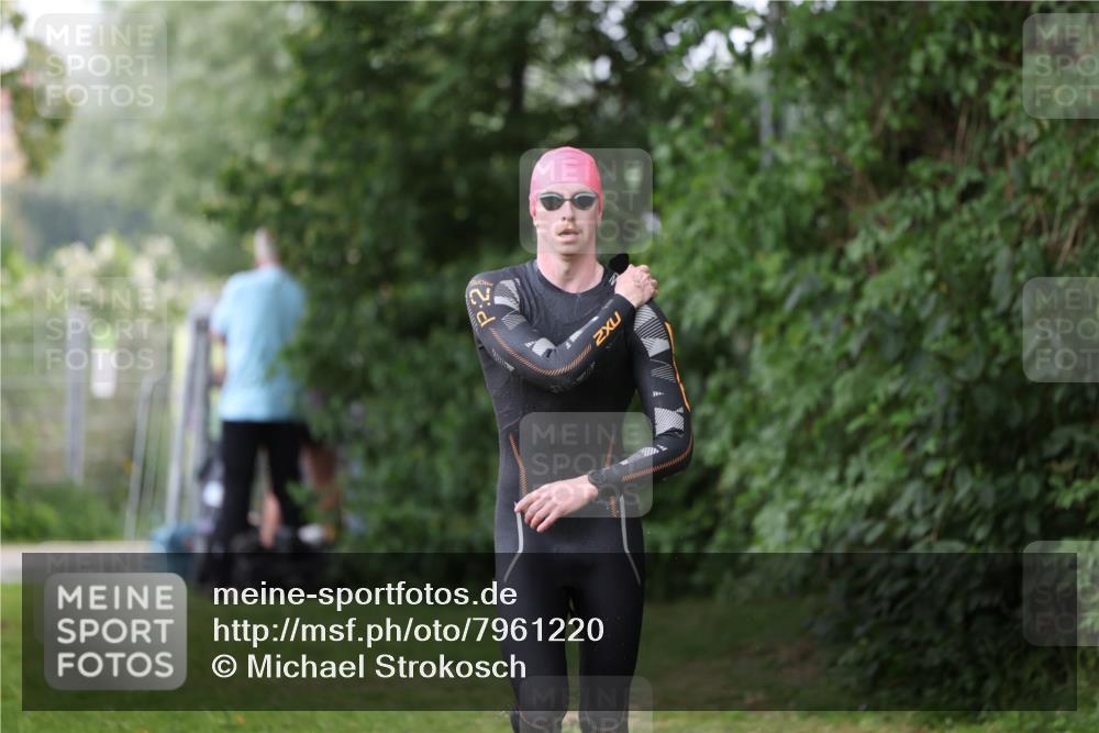 15.06.2025 - 7 Türme Triathlon Michael Strokosch http://msf.ph/oto/7961220 15.06.2025 12:12:59 Schwimmen 363, 453, 459, 551, 561, 605 meine-sportfotos.de
