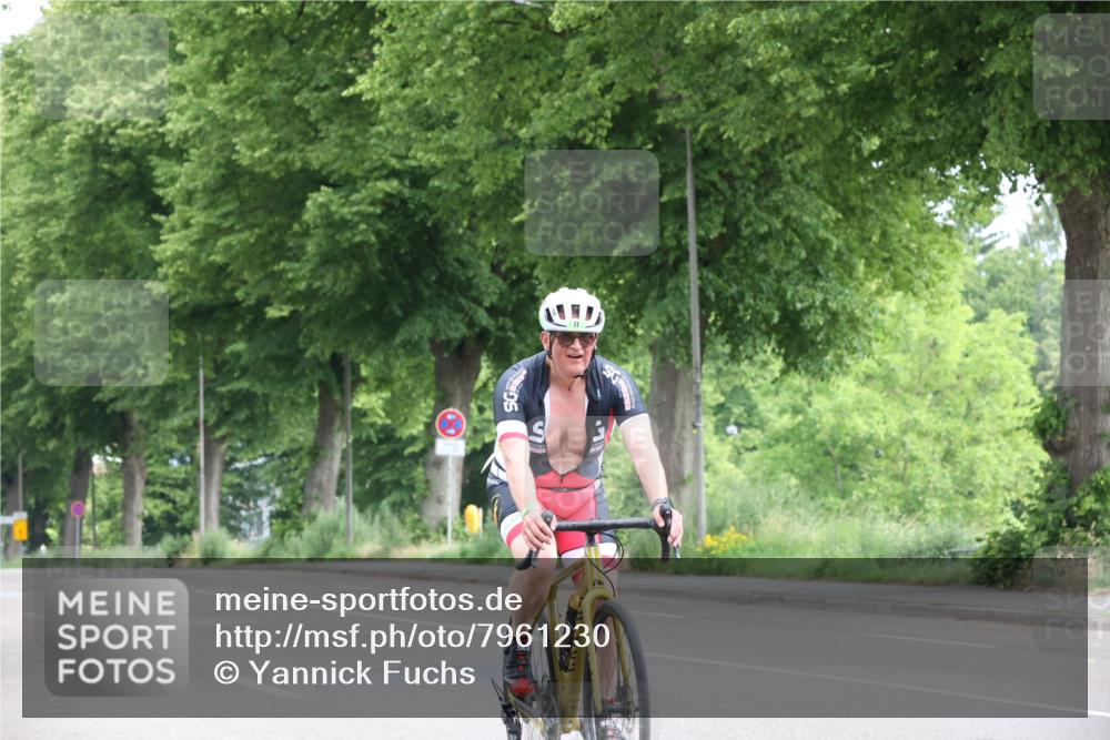 15.06.2025 - 7 Türme Triathlon Yannick Fuchs http://msf.ph/oto/7961230 15.06.2025 10:01:09 Radfahren 24, 25, 77, 78, 80 meine-sportfotos.de