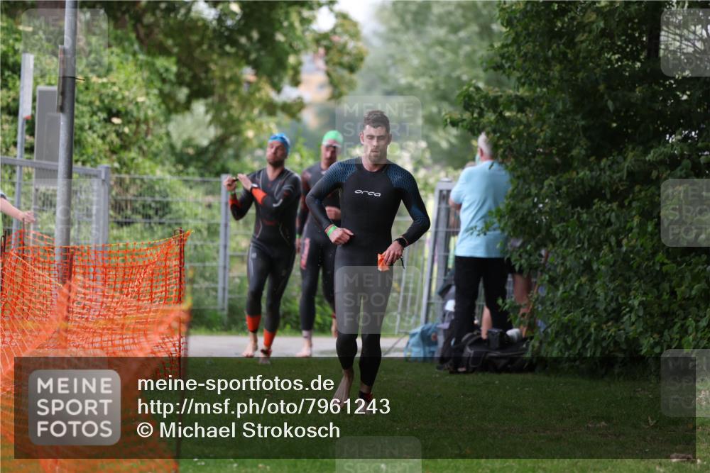 15.06.2025 - 7 Türme Triathlon Michael Strokosch http://msf.ph/oto/7961243 15.06.2025 12:13:05 Schwimmen 453, 459, 494, 561, 605 meine-sportfotos.de