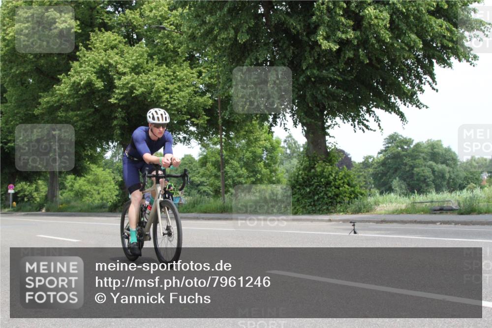 15.06.2025 - 7 Türme Triathlon Yannick Fuchs http://msf.ph/oto/7961246 15.06.2025 12:15:23 Radfahren  meine-sportfotos.de