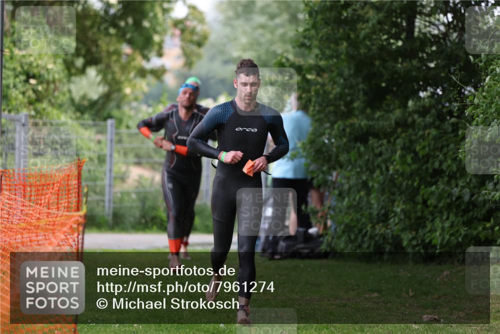 15.06.2025 - 7 Türme Triathlon Michael Strokosch http://msf.ph/oto/7961274 15.06.2025 12:13:07 Schwimmen 453, 459, 494, 561, 605 meine-sportfotos.de