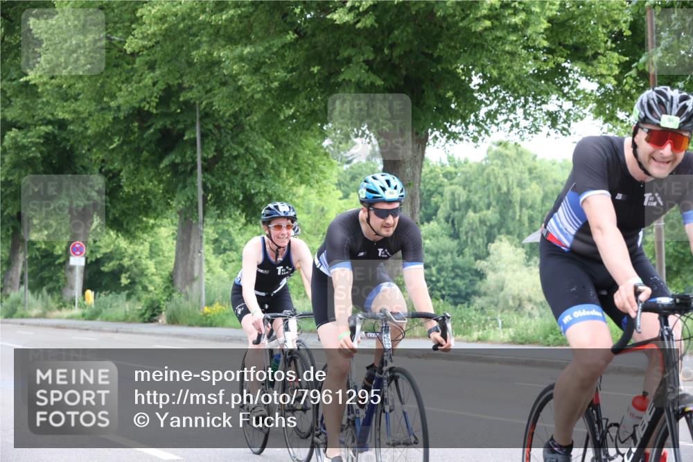 15.06.2025 - 7 Türme Triathlon Yannick Fuchs http://msf.ph/oto/7961295 15.06.2025 10:02:14 Radfahren 154, 156 meine-sportfotos.de