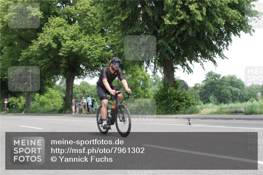 15.06.2025 - 7 Türme Triathlon Yannick Fuchs http://msf.ph/oto/7961302 15.06.2025 12:16:36 Radfahren  meine-sportfotos.de