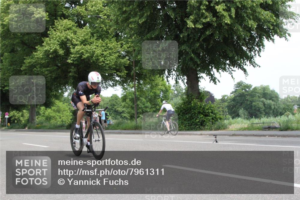 15.06.2025 - 7 Türme Triathlon Yannick Fuchs http://msf.ph/oto/7961311 15.06.2025 12:16:38 Radfahren  meine-sportfotos.de