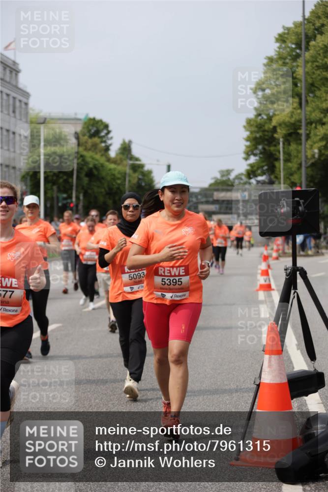 15.06.2025 - REWE Women's Run Jannik Wohlers http://msf.ph/oto/7961315 15.06.2025 09:46:07 Laufen 577, 5093, 5395 meine-sportfotos.de