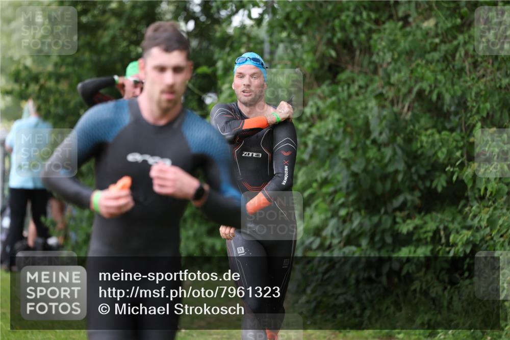 15.06.2025 - 7 Türme Triathlon Michael Strokosch http://msf.ph/oto/7961323 15.06.2025 12:13:09 Schwimmen 453, 459, 494, 539, 561 meine-sportfotos.de