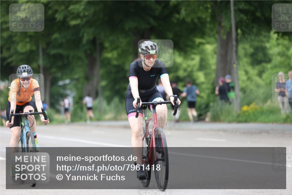 15.06.2025 - 7 Türme Triathlon Yannick Fuchs http://msf.ph/oto/7961418 15.06.2025 13:50:11 Radfahren 764, 1009, 1119 meine-sportfotos.de