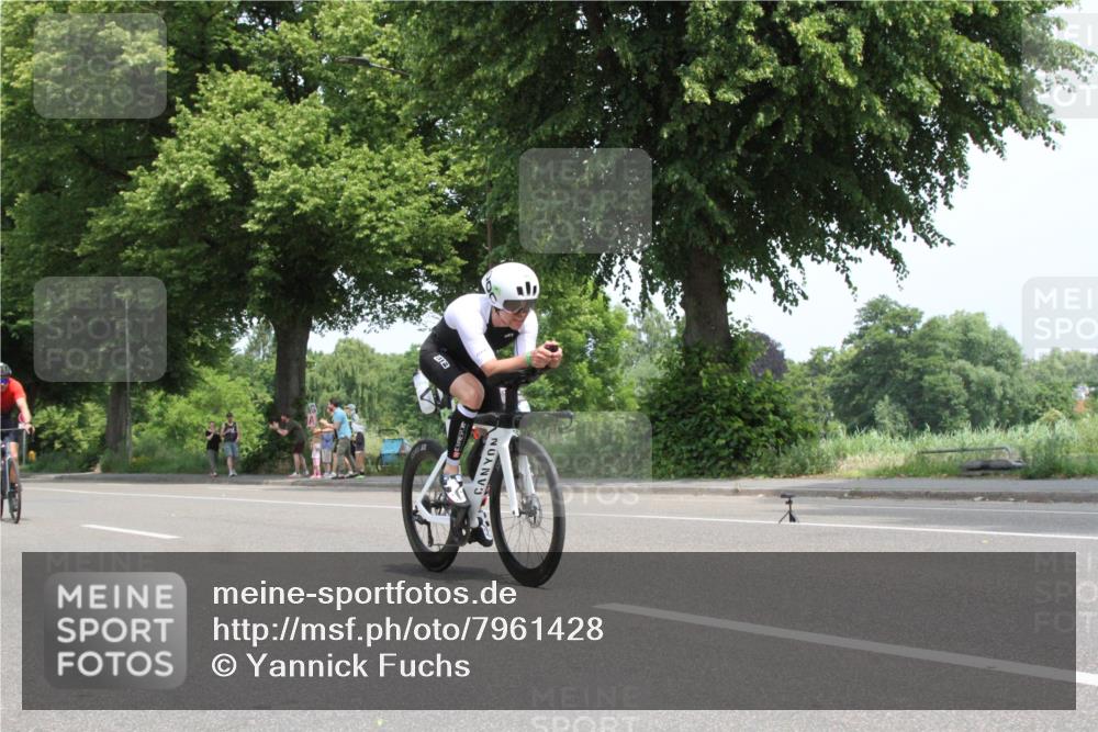 15.06.2025 - 7 Türme Triathlon Yannick Fuchs http://msf.ph/oto/7961428 15.06.2025 12:19:06 Radfahren  meine-sportfotos.de