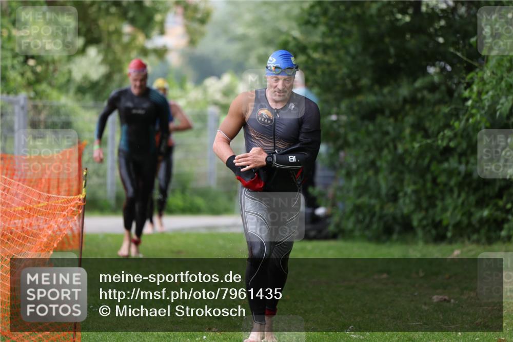 15.06.2025 - 7 Türme Triathlon Michael Strokosch http://msf.ph/oto/7961435 15.06.2025 12:13:25 Schwimmen 396, 494, 539 meine-sportfotos.de