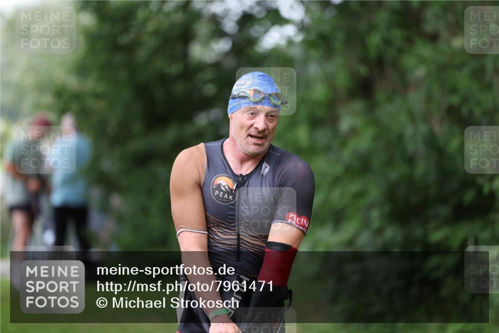 15.06.2025 - 7 Türme Triathlon Michael Strokosch http://msf.ph/oto/7961471 15.06.2025 12:13:27 Schwimmen 396, 494, 539 meine-sportfotos.de