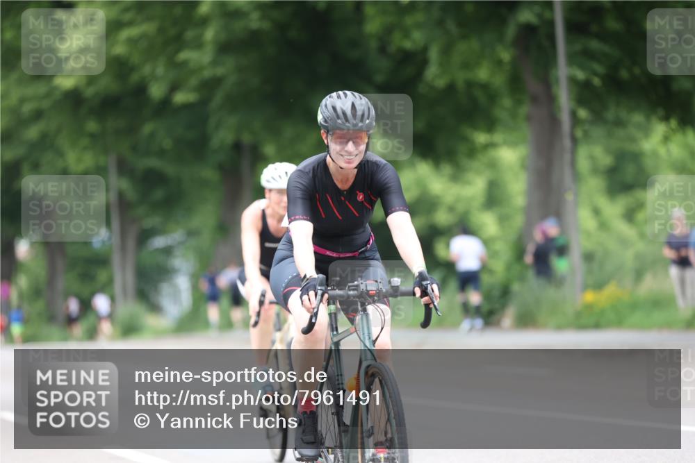 15.06.2025 - 7 Türme Triathlon Yannick Fuchs http://msf.ph/oto/7961491 15.06.2025 13:50:20 Radfahren 822, 850, 894, 960, 1099 meine-sportfotos.de