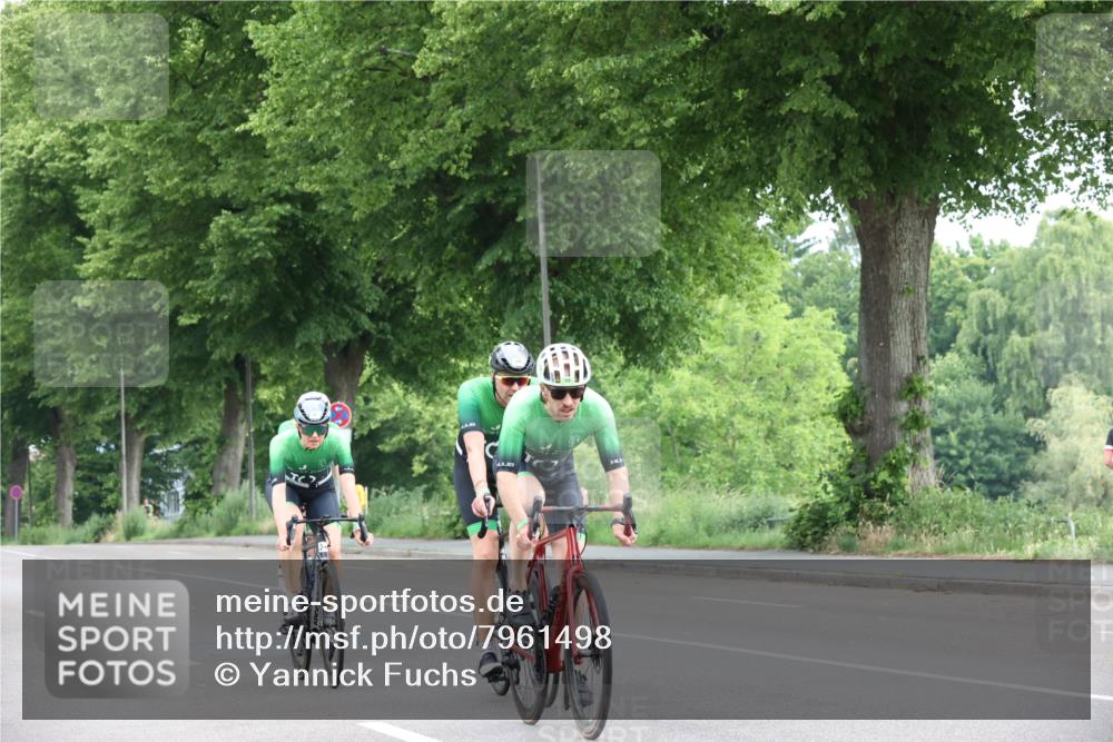 15.06.2025 - 7 Türme Triathlon Yannick Fuchs http://msf.ph/oto/7961498 15.06.2025 10:02:36 Radfahren 129, 132 meine-sportfotos.de
