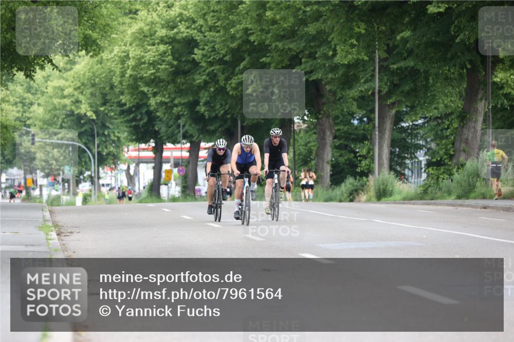 15.06.2025 - 7 Türme Triathlon Yannick Fuchs http://msf.ph/oto/7961564 15.06.2025 10:03:34 Radfahren  meine-sportfotos.de