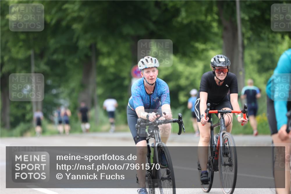 15.06.2025 - 7 Türme Triathlon Yannick Fuchs http://msf.ph/oto/7961570 15.06.2025 13:50:26 Radfahren 822, 839, 850, 866 meine-sportfotos.de