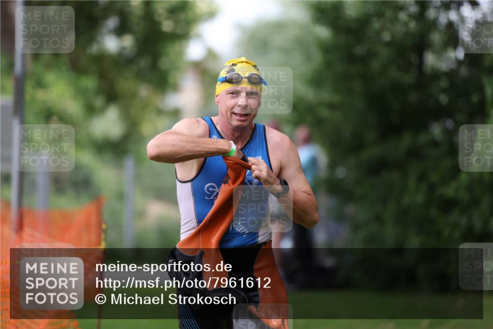 15.06.2025 - 7 Türme Triathlon Michael Strokosch http://msf.ph/oto/7961612 15.06.2025 12:13:34 Schwimmen 396, 494, 539, 566, 633 meine-sportfotos.de