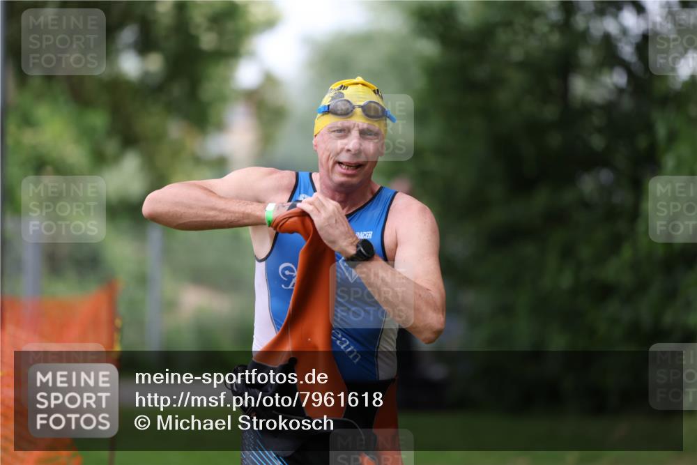15.06.2025 - 7 Türme Triathlon Michael Strokosch http://msf.ph/oto/7961618 15.06.2025 12:13:34 Schwimmen 396, 494, 539, 566, 633 meine-sportfotos.de