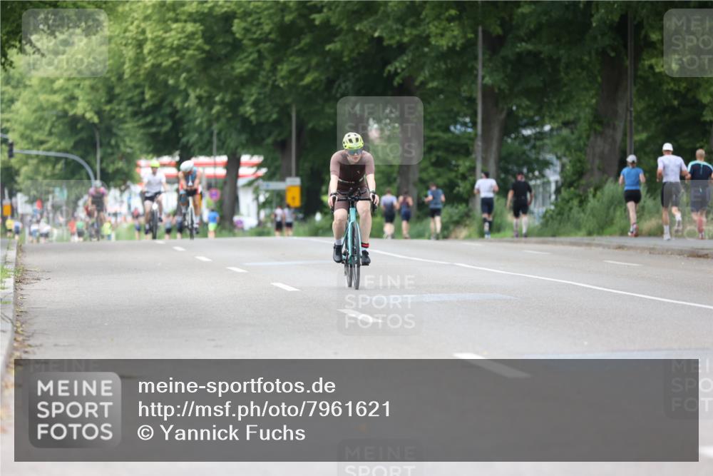 15.06.2025 - 7 Türme Triathlon Yannick Fuchs http://msf.ph/oto/7961621 15.06.2025 13:50:35 Radfahren 195, 326 meine-sportfotos.de