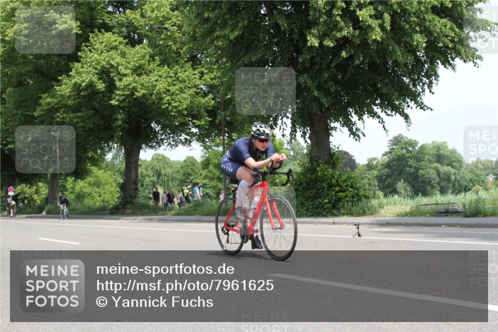 15.06.2025 - 7 Türme Triathlon Yannick Fuchs http://msf.ph/oto/7961625 15.06.2025 12:25:51 Radfahren  meine-sportfotos.de