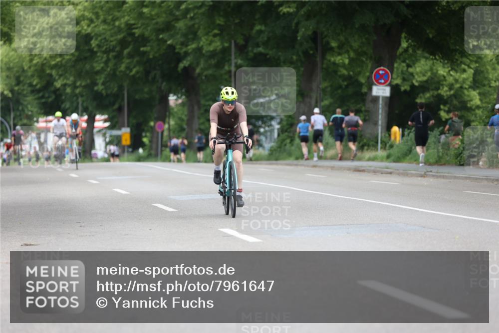 15.06.2025 - 7 Türme Triathlon Yannick Fuchs http://msf.ph/oto/7961647 15.06.2025 13:50:36 Radfahren 195, 326 meine-sportfotos.de